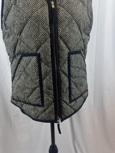 J. Crew. Women’s Size Small Herringbone Down Blend Winter Quilted Vest - Picture 4 of 8