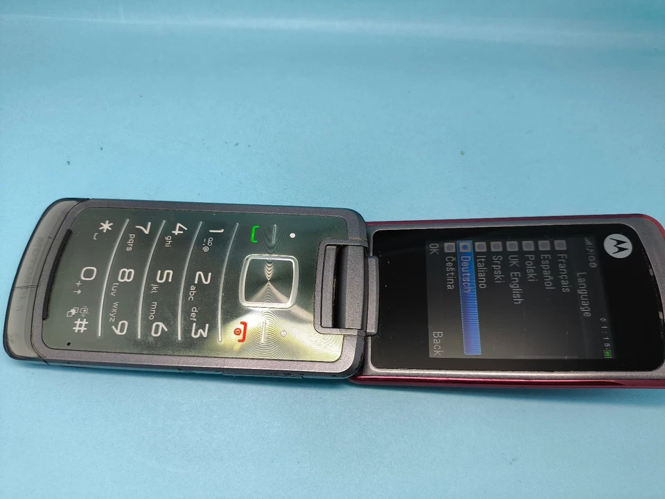 Motorola Gleam Red (Unlocked )  Mobile Phone - Image 3 of 4