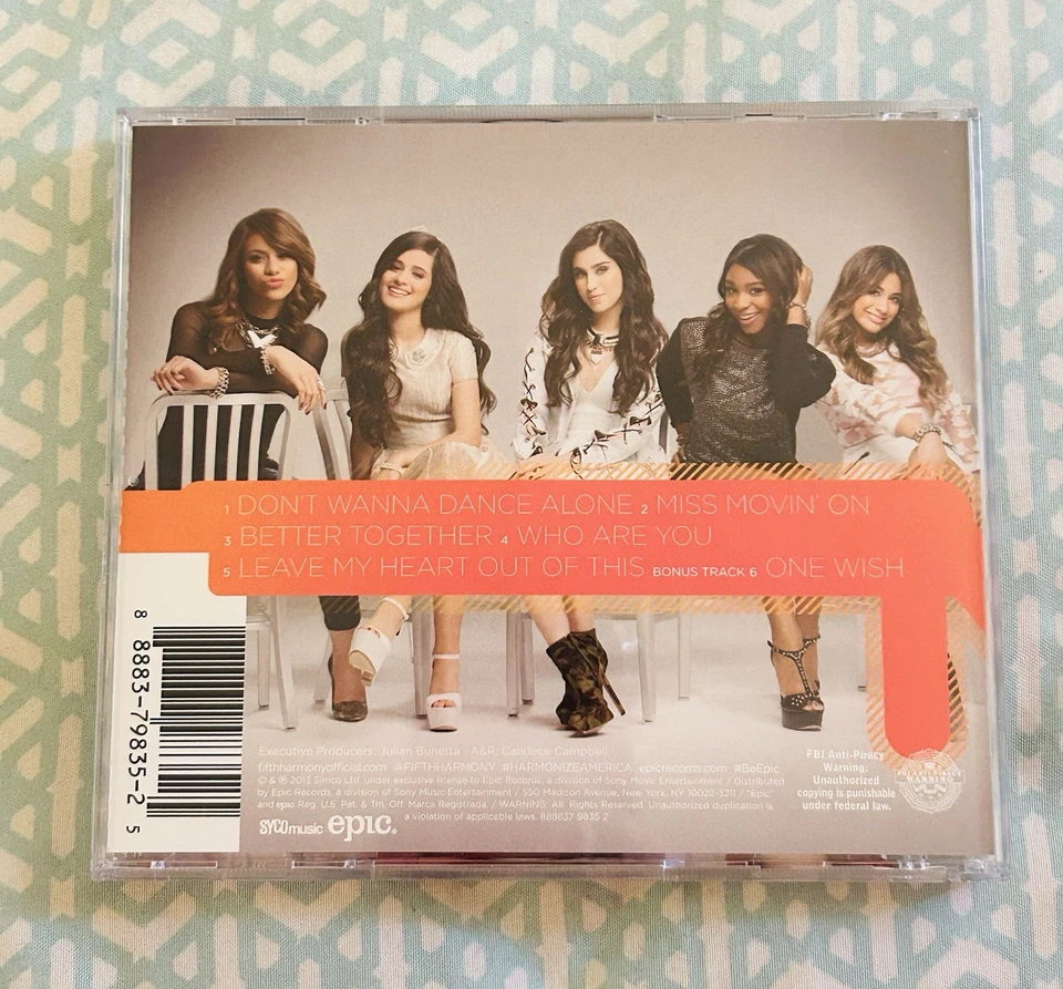 ПОДПИСАННЫЙ компакт-диск Fifth Harmony Better Together, подписи всех 5 участников. - Изображение 3 из 4