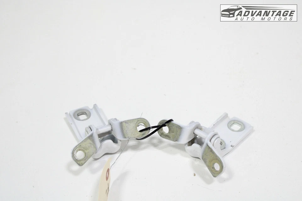 Cadillac CT4 2020-2025 sedán puerta delantera izquierda juego de bisagras superior e inferior OEM Foto 2 de 4