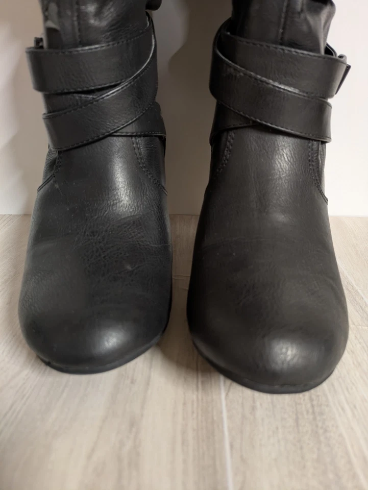 Y2K Faded Glory Women's Size 8 Slouchy Buckles Straps Black Vegan Leather - Image 4 of 4