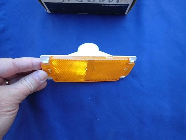Oldsmobile Cutlass 1974-77 luz de señalización frontal, izquierda, ¡como nueva! lente 926917 Foto 3 de 4