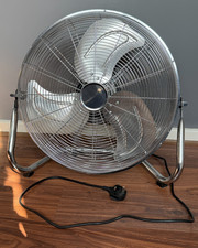 Essentials 18" Metal Industrial Floor Fan 220–240V - Excellent Condition 3-Speed