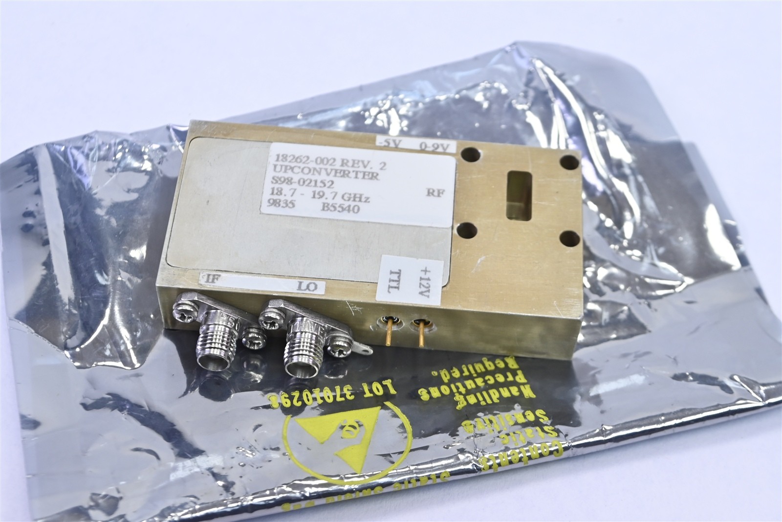 P-Com K-Band Upconverter 18.7–19.7 GHz IF & LO SMA Waveguide RF, +12 V/–5 V/ TTL