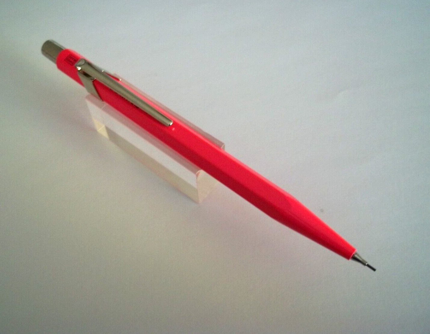 Porte-mine de prestige Caran d'Ache 844 rose : le cadeau idéal pour amateurs de papeterie