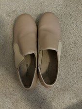 Theatricals Slip-On Tap Shoes Taps Heels  Toes Tap Shoes Woman  s 9.5 Tan