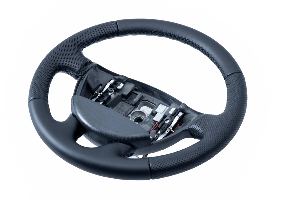 Lenkrad beziehen mit Leder für Renault Trafic 2001-2014 McarStyling - Bild 3 von 4