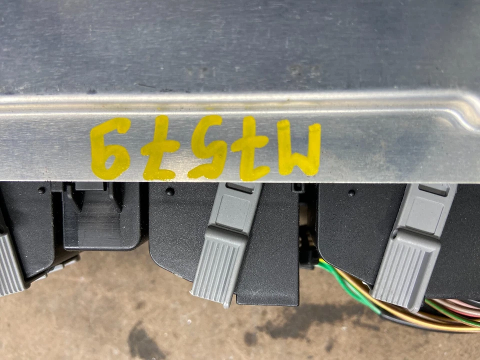 Computadora motor Mercedes Benz ML320 1998 2000 ECU ECM M7579 DG Foto 4 de 4