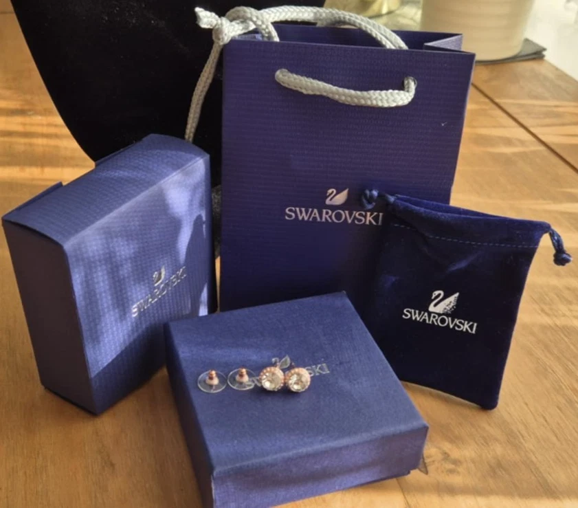 Pavé de cristal blanco con tachuelas angélicas oro rosa Swarovski con caja y bolsa Foto 2 de 4