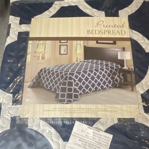 Nantucket Distributing LLC Geometric Queen Bedspread Blue/White 102x118