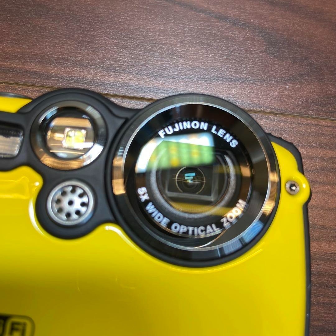 FUJIFILM FinePix XP200 Digital Camera (4279) From Japan