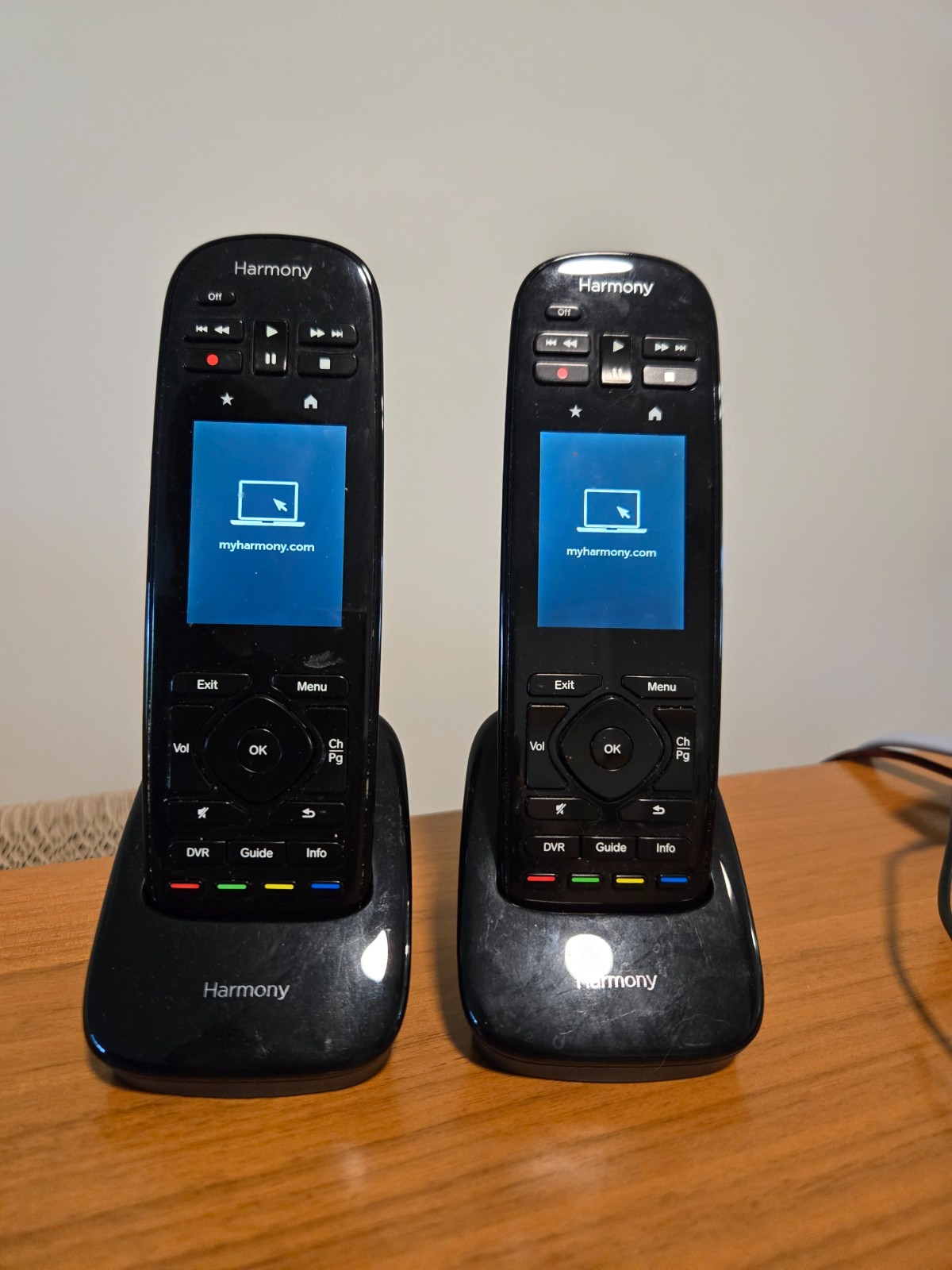 Logitech Harmony N-R0007 Ultimate Touch Screen Universal Remote + Dock + Charger