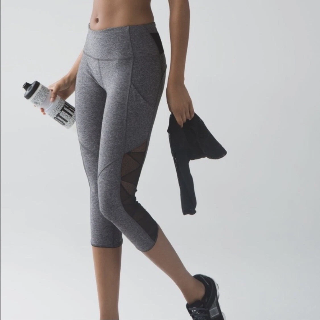 Lululemon Women s Goal Crusher Crop Leggings in Grey with Black
