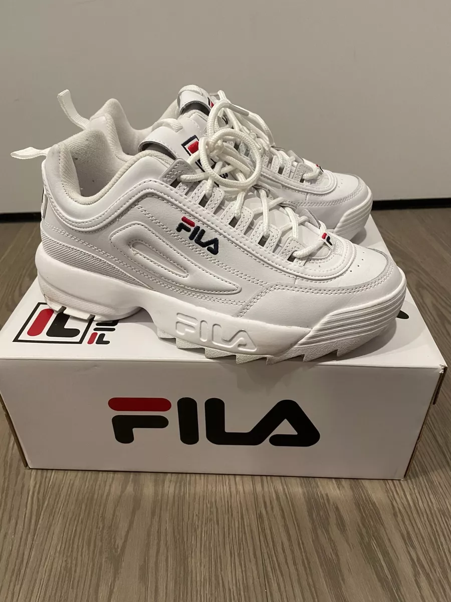 White chunky sales fila sneakers