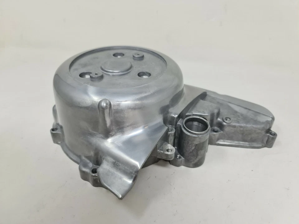 CARTER MOTORE COPERCHIO YAMAHA XS500 TX500 CRANKCASE COVER NEW 1H2-15411-00 - Immagine 2 di 4