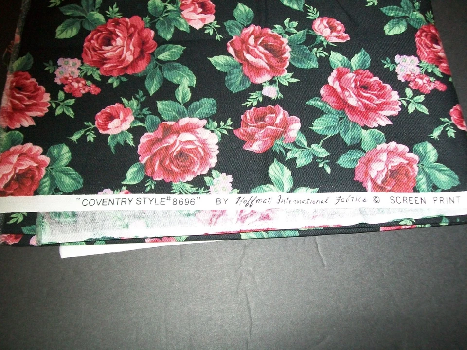 Tela de calicó con estampado floral rosa roja chatarra algodón costura acolchado manualidades hágalo usted mismo Foto 2 de 2