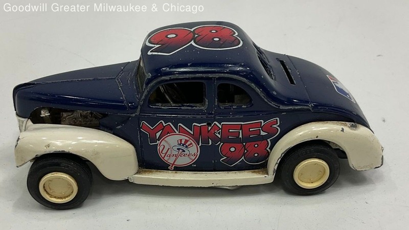 Ford Motor Co. Vintage Yankees Metal Diecast Car Coin Bank