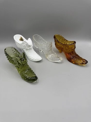 Fenton Glass Shoe Hobnail Cat Head Set 2 - Daisy Button Set Two Amber White