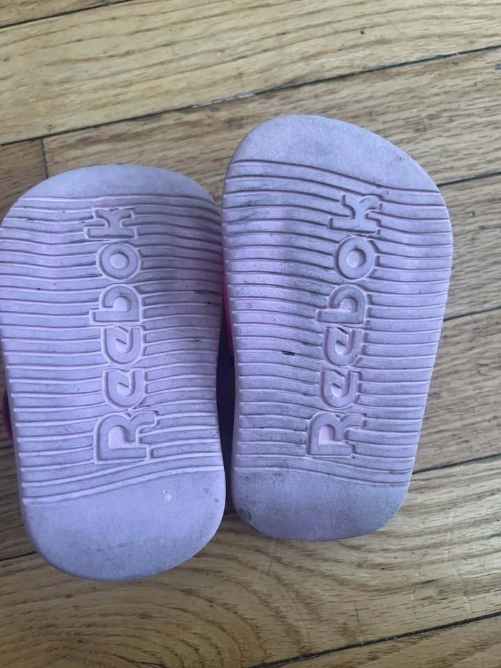 Sandalias Reebok Infantil Niño Pequeño Slide Correa Bandolera Talla 5 EE. UU. Rosa Claro/Neón Foto 2 de 3