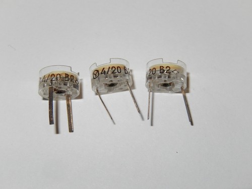 Recortadoras de capacitor KT4-21B 4-20pF 250V URSS Lote de 20 piezas. - Imagen 2 de 2