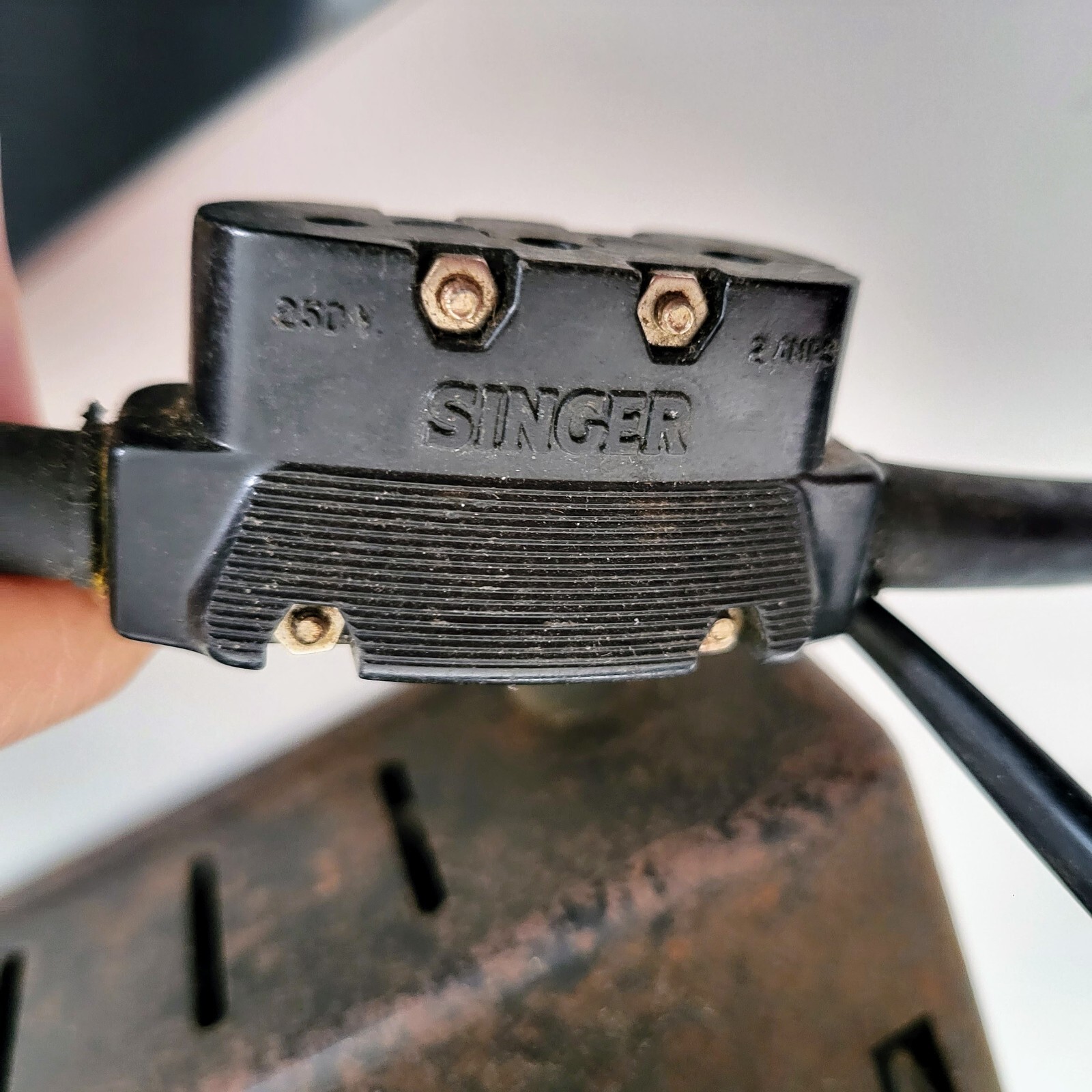 2 x Vintage Singer Sewing Machine Foot Control Pedals for Spares or