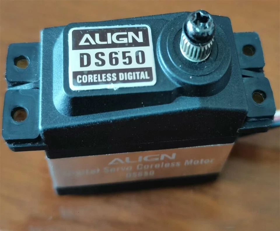 Servo digital de engranaje metálico sin núcleo de alto par Align DS650 Foto 3 de 4