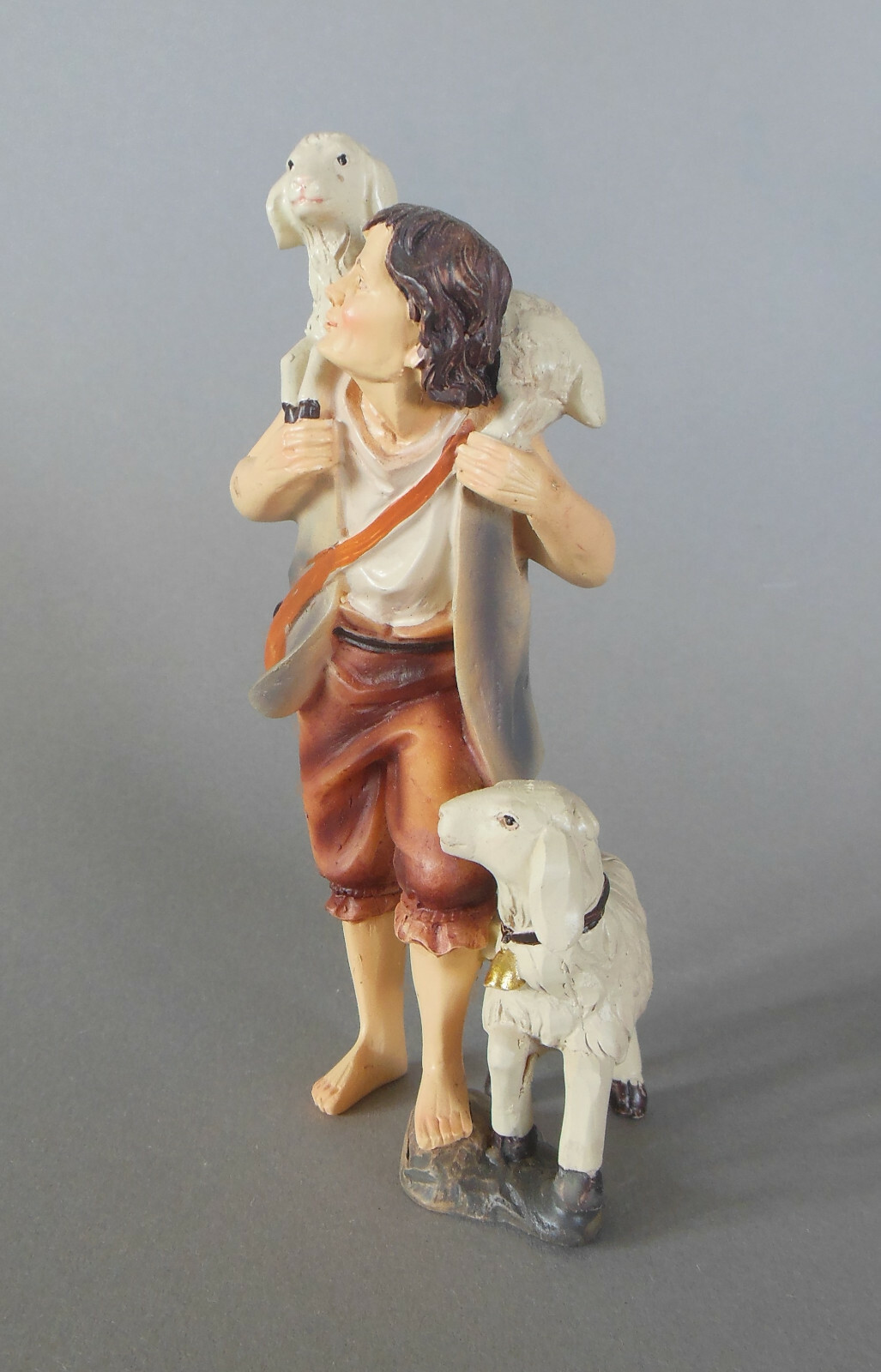 Thumbnail - Hirte (12,5 Cm Hoch) Mit Schaf Und Lamm Für Krippenfiguren Größe 13cm