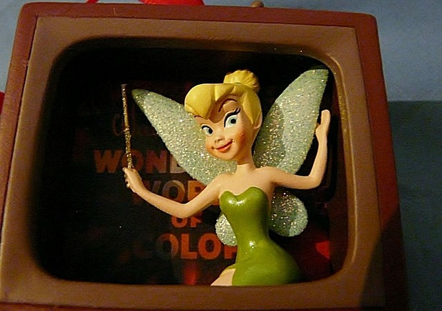 Disney Store LE Sketchbook Ornament Wonderful World Of Color 