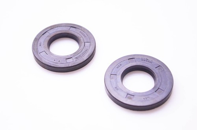 #ad New OEM Briggs amp; Stratton 393812 Oil Seals Qty 2 NOS $6.28