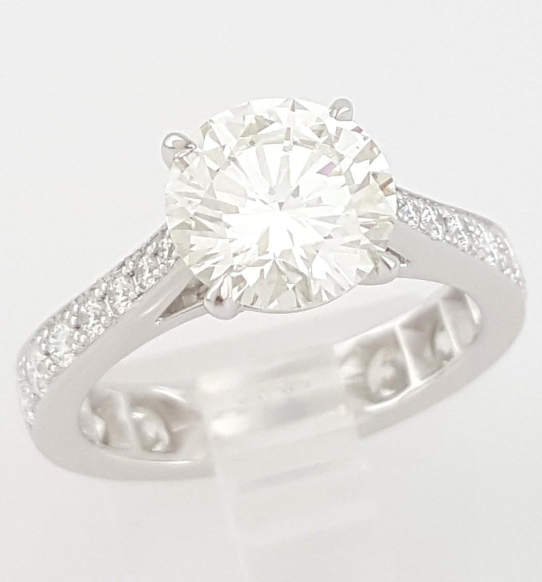Graff Round Brilliant Diamond Platinum Engagement Ring 3.25 ct Retail $58,000 View 3
