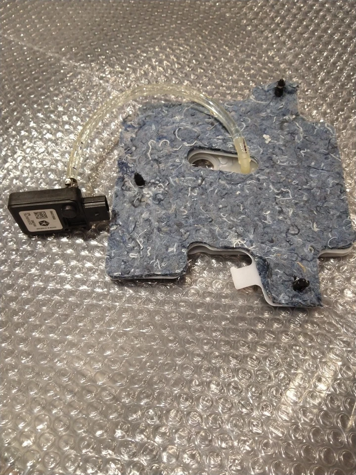 OEM MOPAR SEAT OCCUPANT SENSOR AND BLADDER 68403195AA - Image 3 of 4