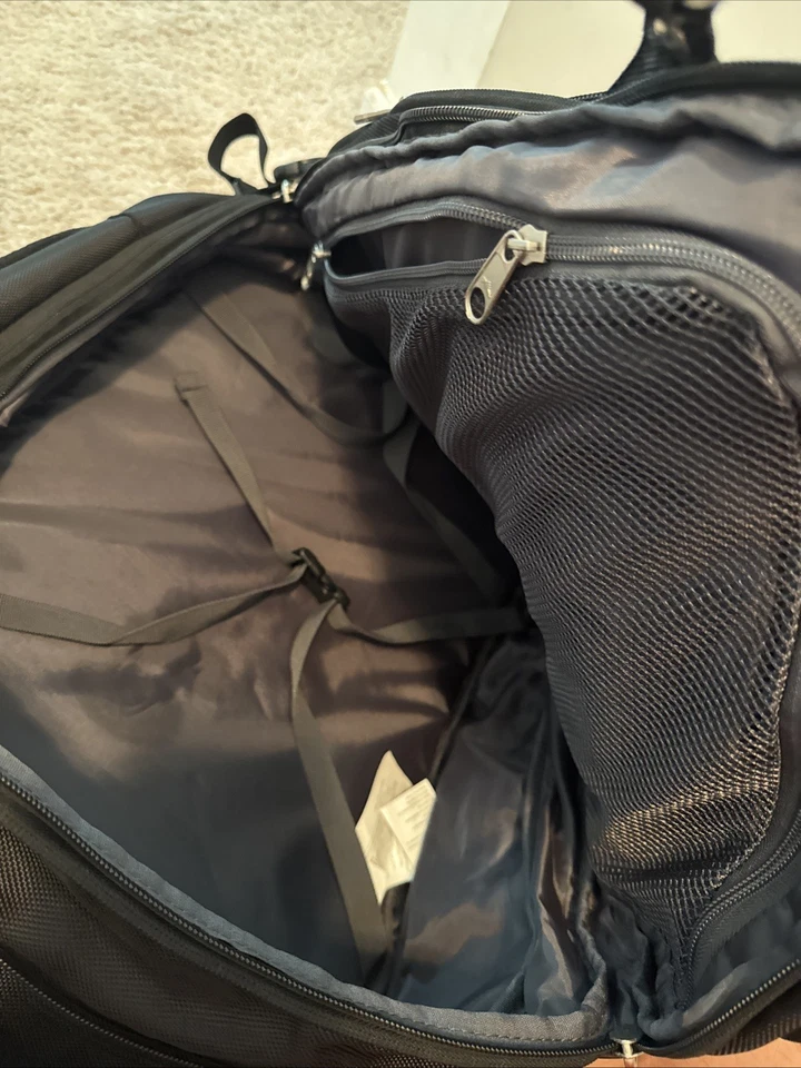 Mochila High Sierra XBT con respaldo refrigerado por flujo de aire nueva sin etiquetas Foto 4 de 4