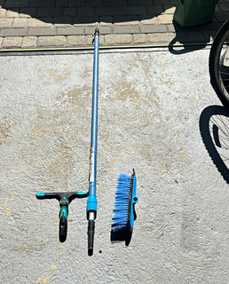 Mr Long Arm Extendable Window Cleaning Pole with Liquidator 2.0 Squeegee & Brush
