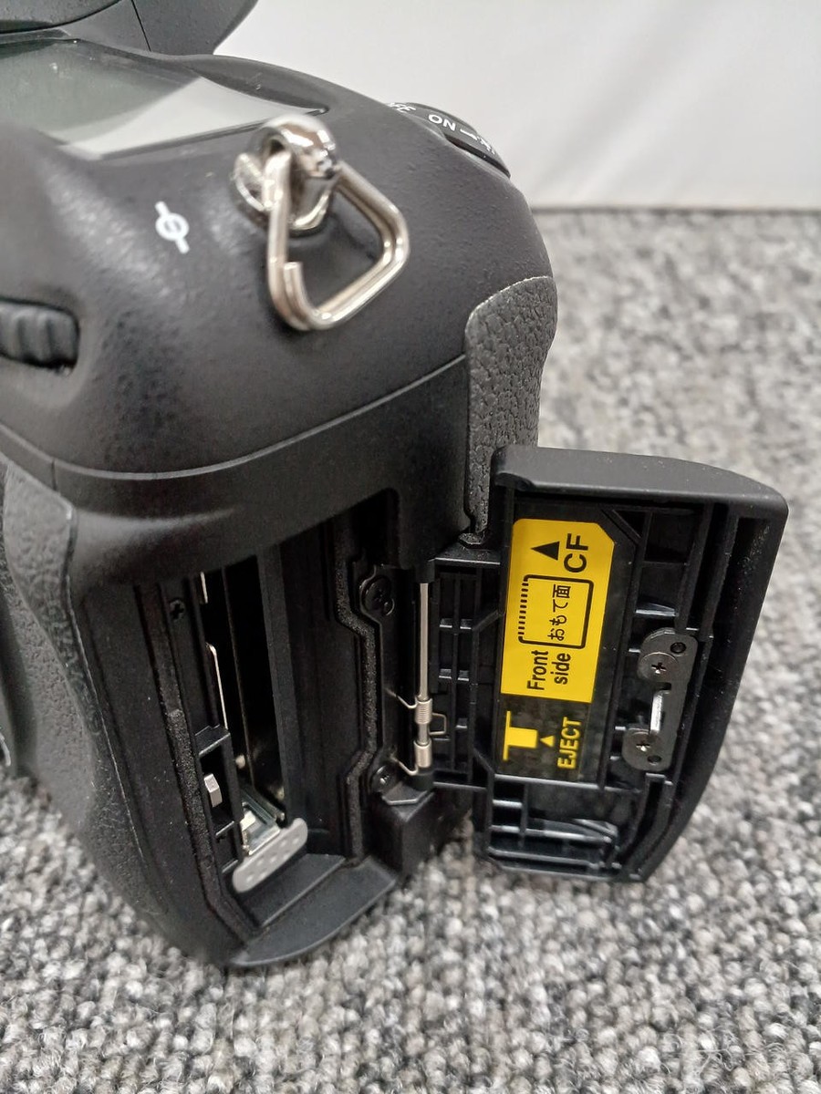 Nikon D200 DSLR Camera, 10.2MP APS-C, CF Media, Extended Grip