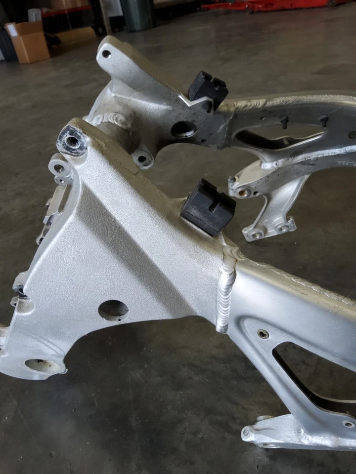 99 99-02 Yamaha YZF-R6 YZFR6 1999 cuadro principal chasis *solo BOS* Foto 3 de 4