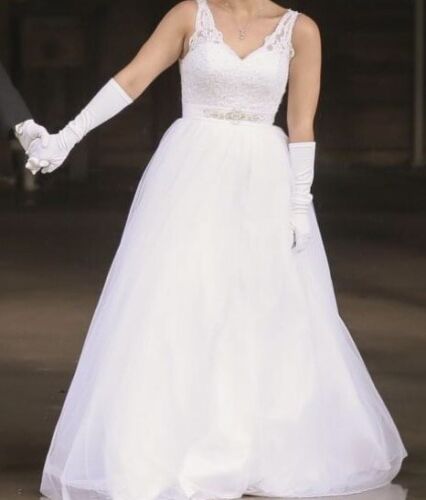 White Deb Dress Size 8-12 - Picture 2 of 3