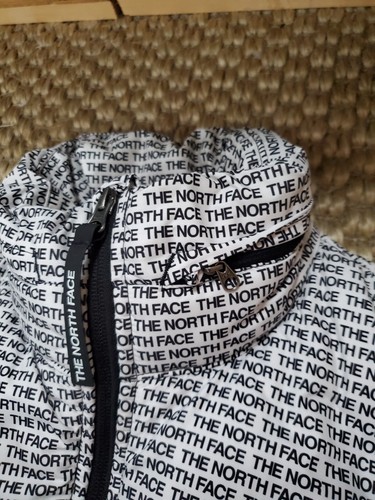 The North Face limited edition logo print puffer/bubble jacket XS black & white - Picture 3 of 10