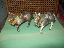 LOT OF TWO 2003 SCHLEICH GERMANY MEDIEVAL BROWN AND WHITE HORSES