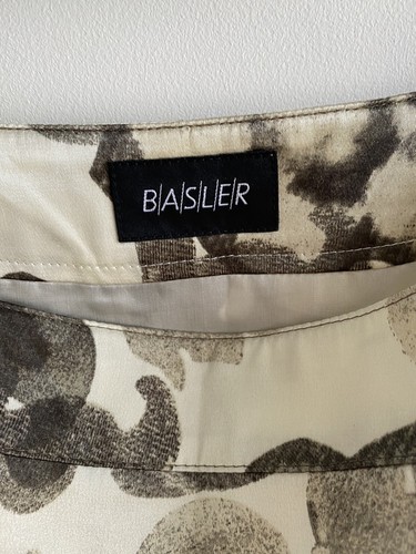Basler Ladies Beige Grey Floral Fit Flare Skirt Size 14 Silky Fabric - Picture 2 of 9