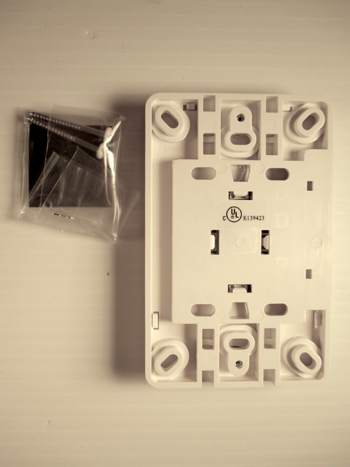 40253 Phone Jack Wall Plate QuickConnect Leviton 120 pack NO RESERVE