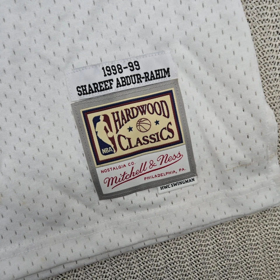 Camiseta deportiva de los Vancouver Grizzlies para hombre pequeña Mitchell & Ness Shareef Abdur-Rahim #3 Foto 4 de 4