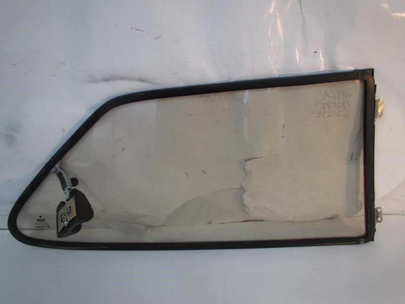 Cristal escotilla trasero izquierdo OEM 1983 1984 1985 1986 1987 1988 89 90 91 92 93 Saab 900 Foto 2 de 4