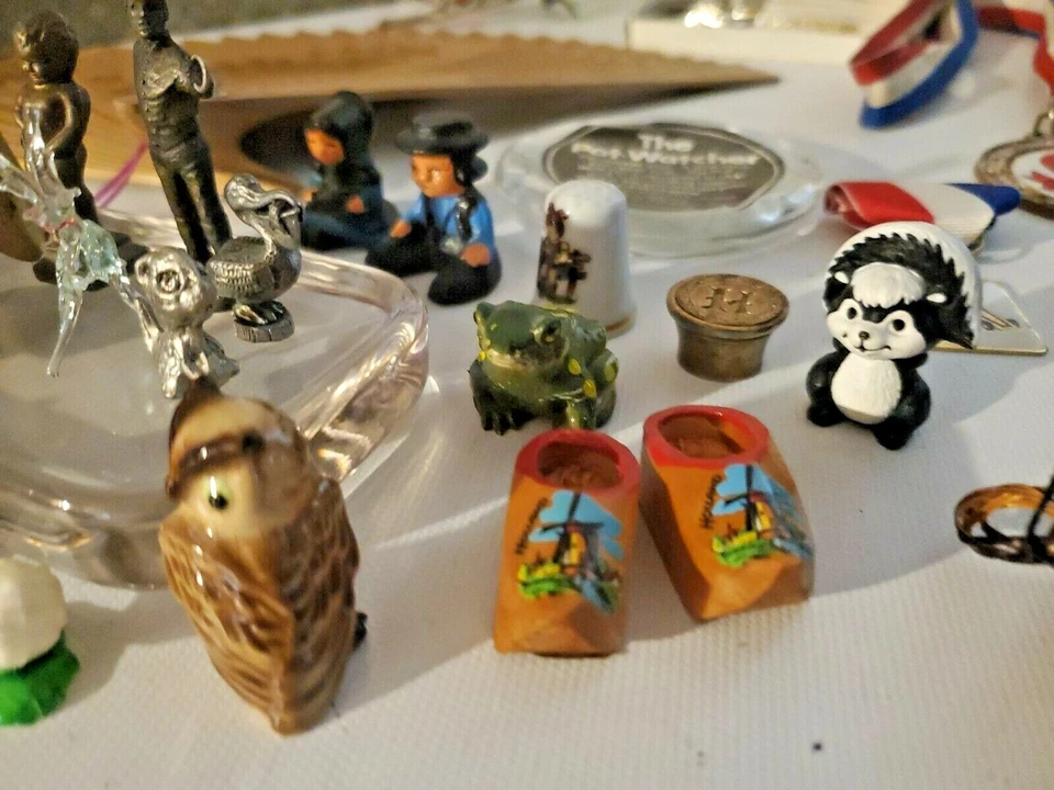 Lote de figuras miniatura vintage, coleccionables, LOTE DE CAJONES DE CHATARRA Foto 3 de 4