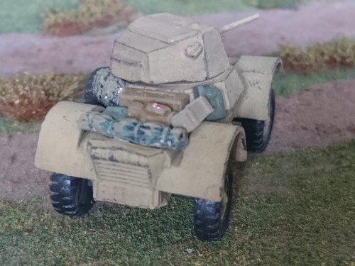 Painted 1/72 Daimler armoured car - Picture 2 of 9