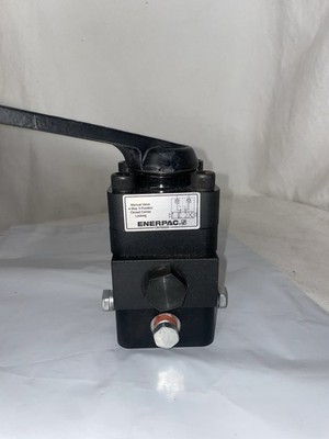 ENERPAC VC20L Manual Valve 4-Way 3-Position Closed Center Locking 4.5 GPM