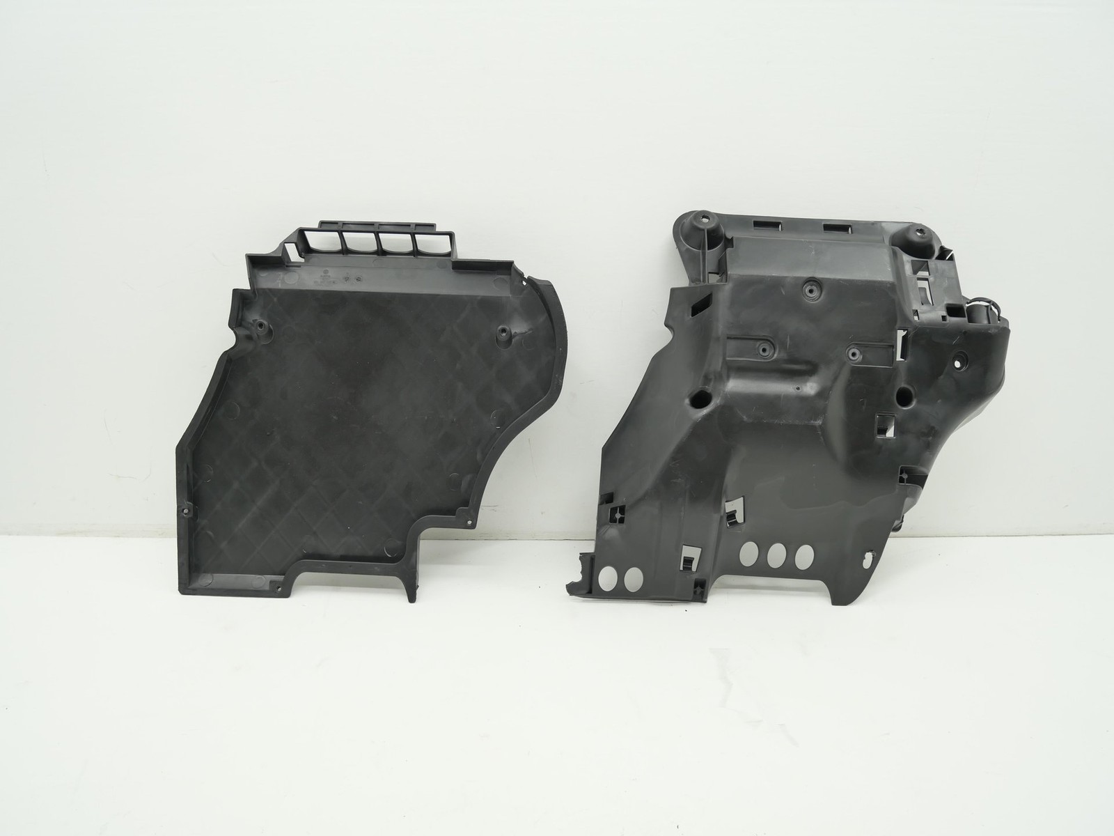 2005 Bentley Continental GT Front Passenger Cabin Fuse Box Relay Holder RH OEM