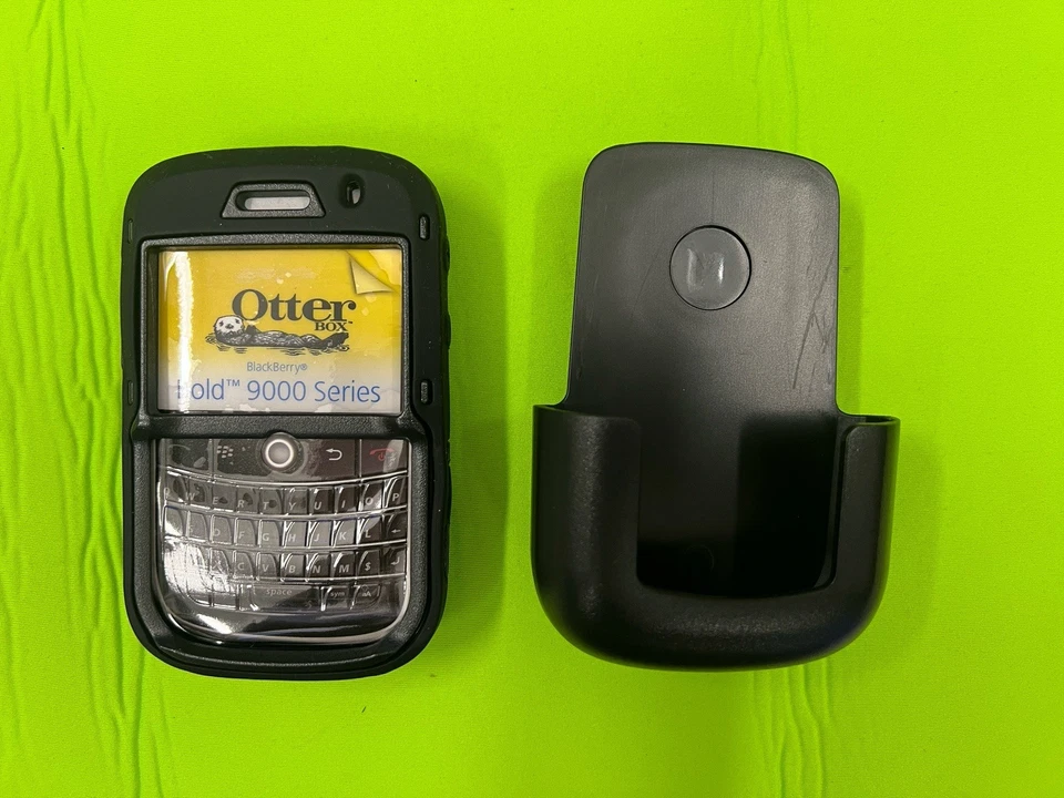OTTERBOX BlackBerry Bold 9000 Defender Series Hybrid Rugged Case 3 Layers - Image 2 of 2