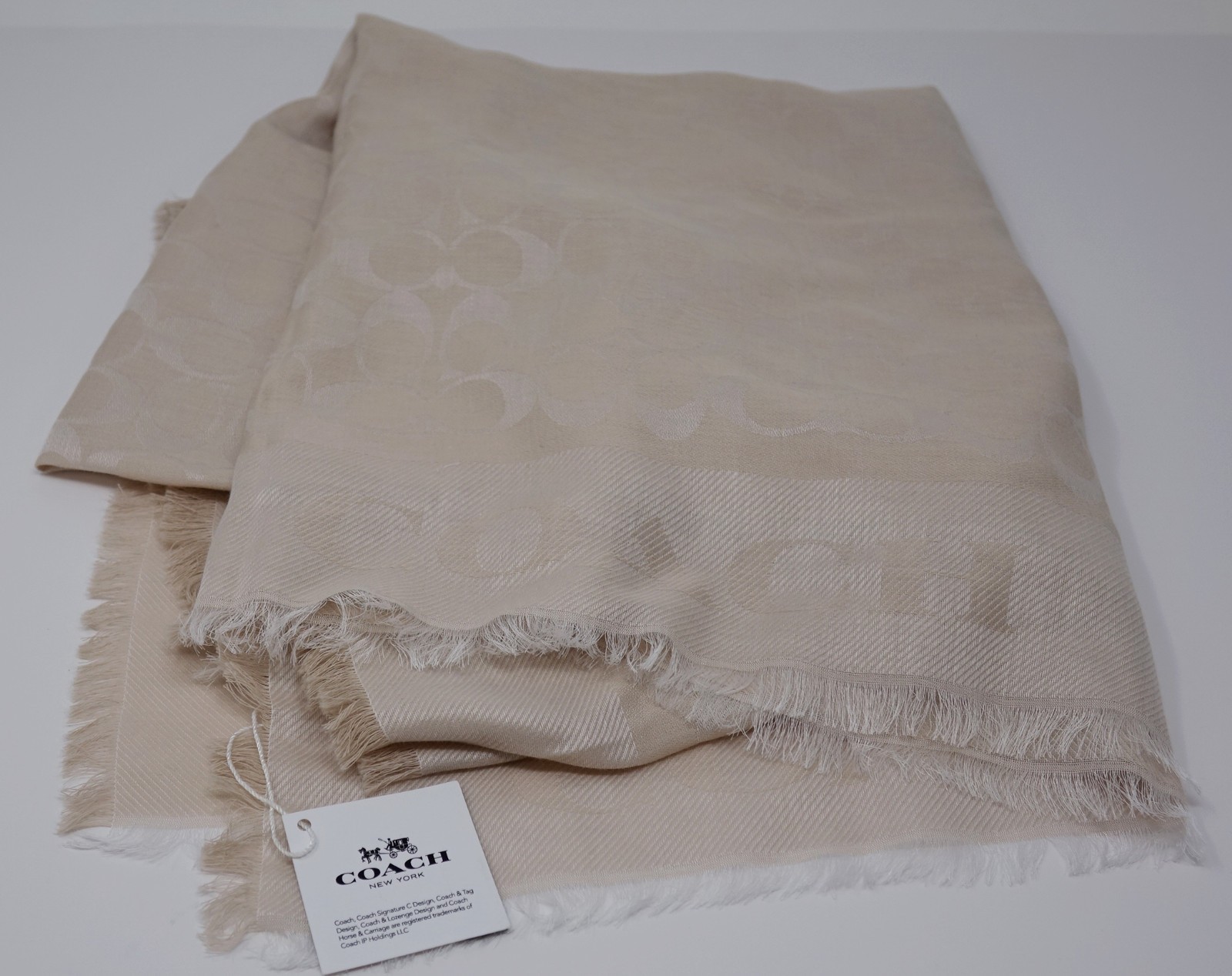New Coach Signature Jacquard Oversized 44 X 44 Square Scarf Oatmeal F41814 17090₽