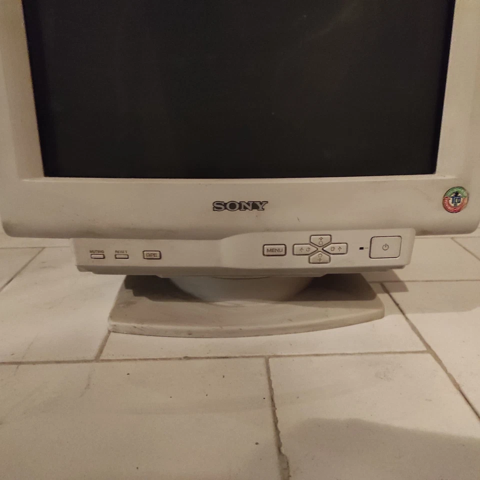 Sony Trinitron Multiscan CPD 100 GS 14.0" Vintage Pc Monitor CRT display 1998 - Image 4 of 4