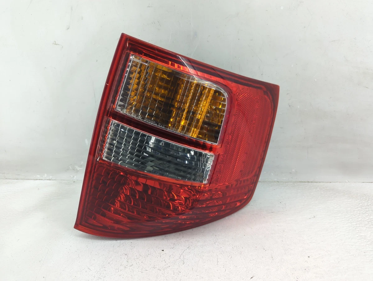 Genuine Isuzu Passenger Side Rear Tail Lamp For NPR NQR NRR (1995-2025) – OEM 8-97065-809-0